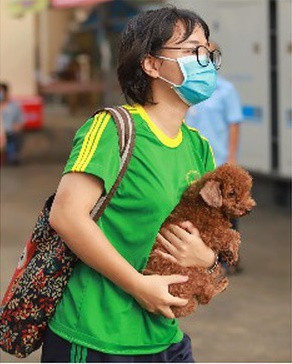 Nhân vật dễ thương này đã nhanh chóng thu hút sự chú ý của những người có mặt tại đó.