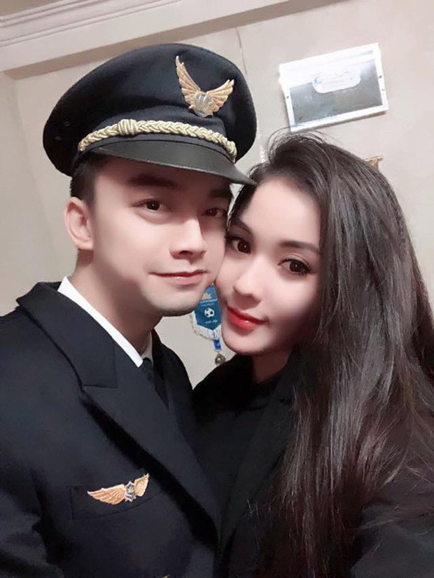 Hà Duy từng tổ chức lễ dạm ngõ với bạn gái xinh đẹp là Âu Hà My – giảng viên của trường ĐH Ngoại ngữ Hà Nội vào tháng 5/2018. Tuy nhiên, cặp đôi này bất ngờ huỷ hôn không rõ lí do khiến nhiều người choáng váng.