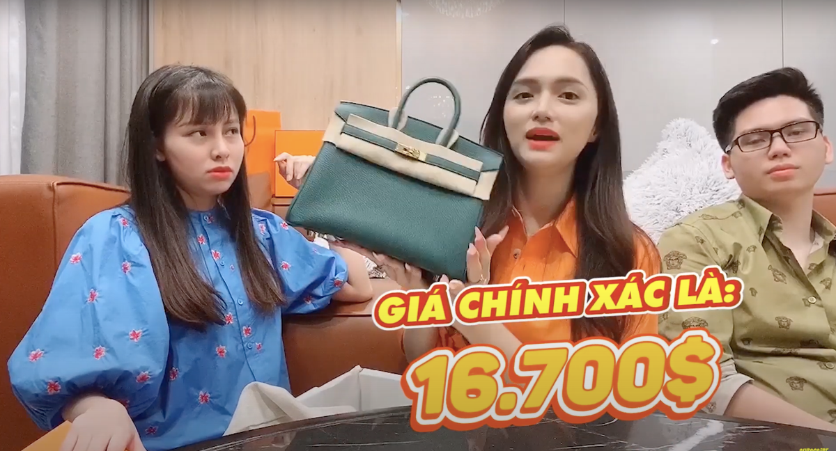 Chiếc túi Hermès Birkin 25 Malachite có giá 16.700 USD (khoảng 387 triệu đồng) người đẹp cực yêu thích.