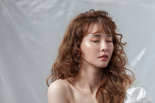  Bạn gái cũ ViruSs cho biết, cô không còn để ý đến cánh đàn ông nữa trong thời gian yêu chàng hot streamer. Tuy vậy, anh ta lại là người có nhiều "em gái mưa", "em gái nuôi".