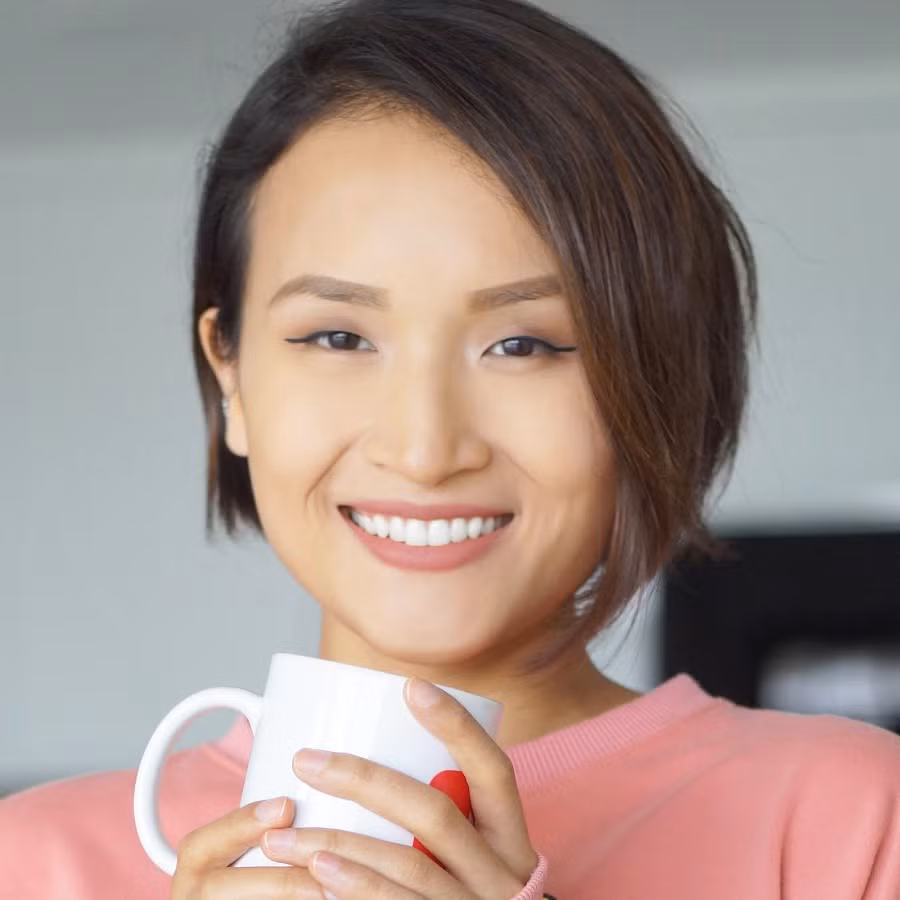 Sau khi bài đăng của Zoie xuất hiện, hàng loạt cư dân mạng đã vào bình luận và đứng về phía nữ vlogger đình đám này.