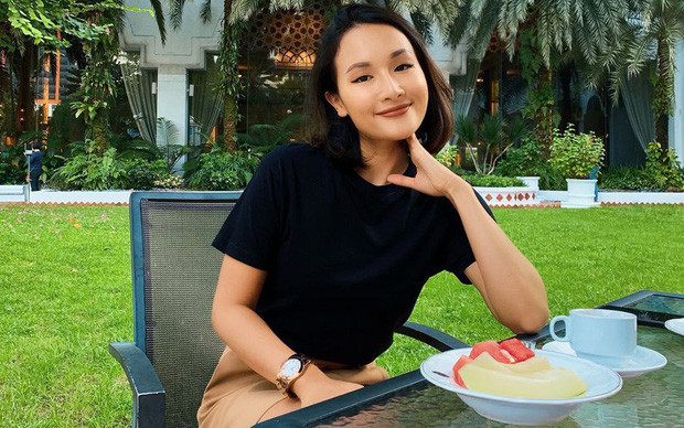 Zoie cũng đưa ra lý do về việc này là vì "Giang có lối cư xử khá là... ngạo mạn và có phần làm quá sự tự tin của bản thân. Thậm chí những sự góp ý chân thật của bạn bè cũng bị Giang coi là xúc phạm".