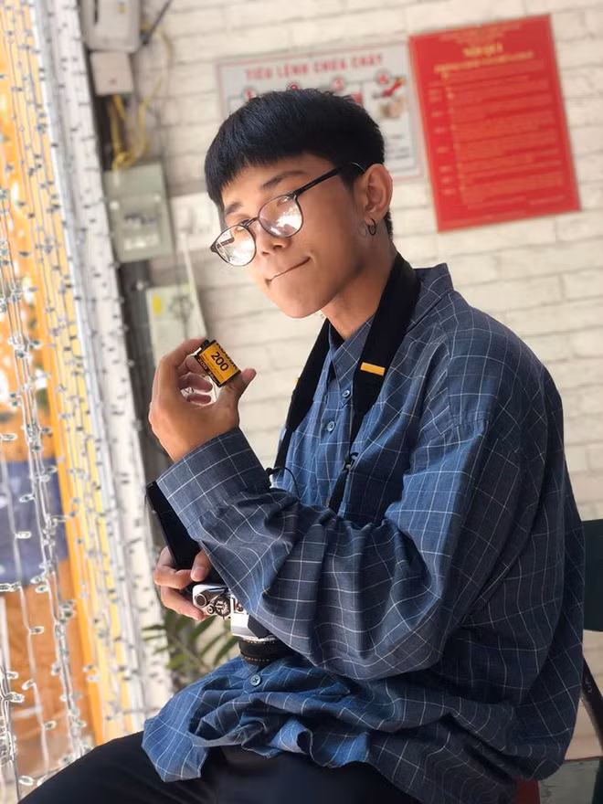 Nhờ ngoại hình ưa nhìn nên chàng trai có thêm nhiều cơ hội mới trong học tập và công việc.