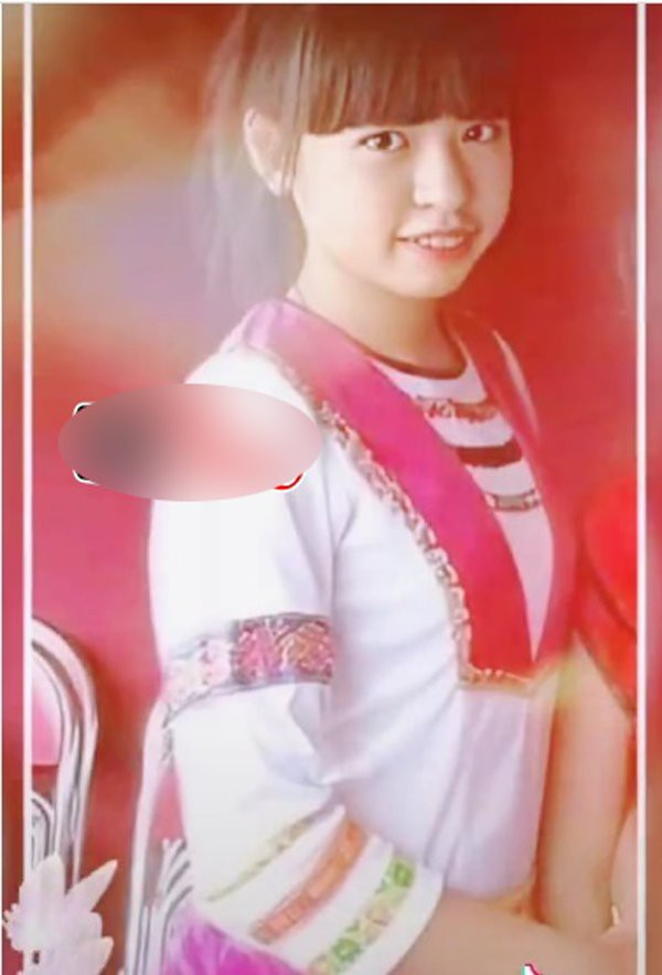 Nhìn những tấm hình hồi nhỏ của Trần Thanh Tâm có thể thấy, cô nàng sở hữu hàm răng hô, kém bắt mắt, đặc biệt là chiếc mũi to và khuôn mặt bầu bĩnh không lẫn vào đâu được.