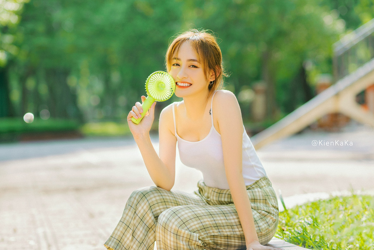 Với hot girl ĐH Kiến Trúc - Bảo Vân, ngành học nào cũng có những thú vị và khó khăn nhất định. Với ngành kiến trúc cũng vậy, ngoài năng khiếu sẵn có thì cần phải học thêm rất nhiều kiến thức khác.