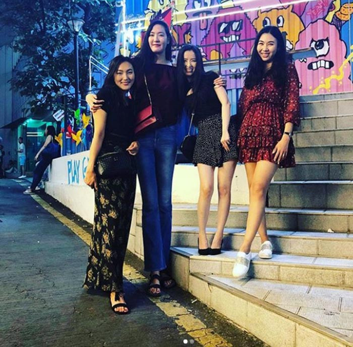 Cô học được cách tận dụng ngoại hình "độc nhất" của mình: "Trong suốt 15 năm qua, tôi dần cảm thấy thích chiều cao của mình. Tôi có một vóc dáng cân đối, đôi chân dài. Điều đó thật tuyệt".