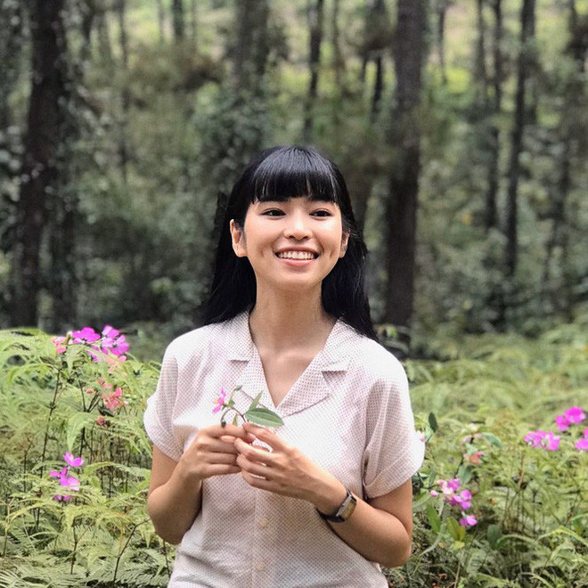 Gần đây, cô nàng theo đuổi phong cách có phần gợi cảm hơn trước.