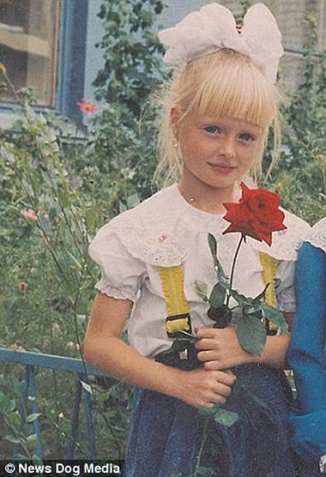 Cô nàng "búp bê" sống này đang rất nổi tiếng ở Nga và nhận được sự quan tâm của hầu hết nam giới ở đây.