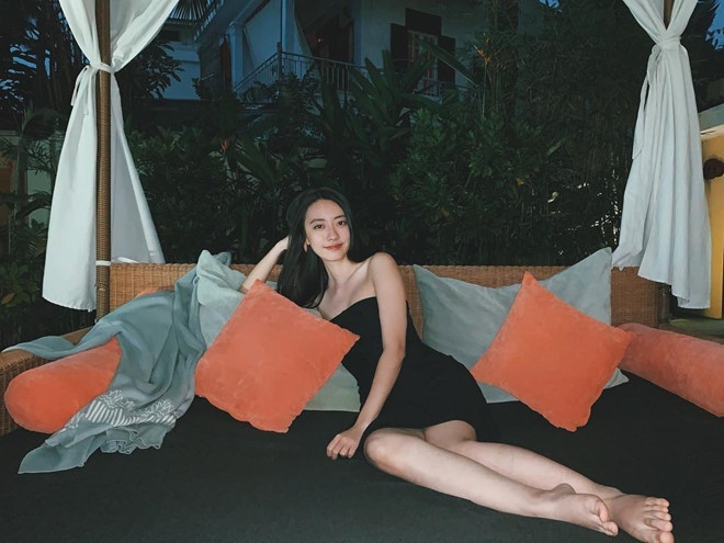 Hiện Rocker Nguyễn kinh doanh một cửa hàng trà sữa cùng Hải Hà. Anh và người yêu còn mở rộng sang các mặt hàng ẩm thực của người Việt tại nước ngoài. Mời quý độc giả đón xem thêm video Rocker Nguyễn viết tâm thư, rời showbiz sau ồn ào - Nguồn: KÊNH VTC9