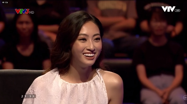 Trước màn đối đáp tự tin và vốn kiến thức sâu rộng của Lương Thùy Linh, khán giả xem truyền hình đã nhanh chóng lục lại bảng thành tích học tập "khủng" của cô nàng.