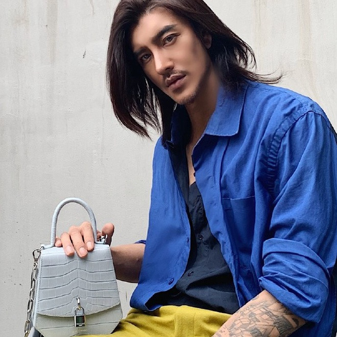 Ngô Tông không phủ nhận chuyện anh đụng chạm dao kéo. Thậm chí ngày kỷ niệm sinh nhật tuổi 40 của mình, anh còn thực hiện video chia sẻ lại quá trình trùng tu nhan sắc. Theo đó, anh phẫu thuật lần đầu tiên năm 30 tuổi, bao gồm cắt mí và độn cằm. Tuy nhiên do không kiểm soát được cơ thể nên sau khi phẫu thuật xong, anh bị tăng cân mất kiểm soát và trở nên mũm mĩm hơn. Anh phải thực hiện thêm một số lần dao kéo khác để có được gương mặt đẹp như ý, đồng thời tập luyện để lấy lại vóc dáng.