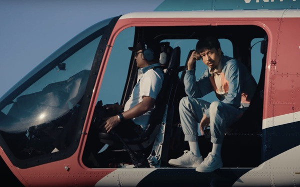 Tối 6/8, Đen Vâu chính thức tái xuất đường đua Vpop với MV "Trời hôm nay nhiều mây cực!". Đây là một MV với ý tưởng độc đáo, có 1-0-2 của làng nhạc Việt khi chàng rapper đã đưa khán giả "lên trời" theo đúng nghĩa đen.