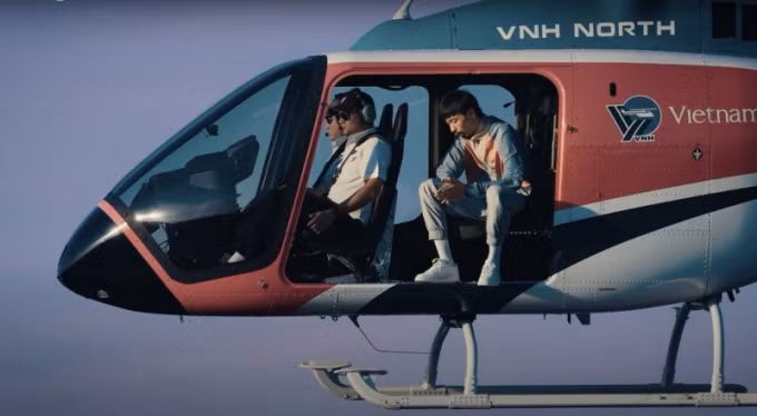 Tưởng chừng "Trời hôm nay nhiều mây cực" chỉ thu hút khán giả yêu rap, thế nhưng qua hình ảnh và câu chữ trong bài hát lại khiến các sĩ tử chuẩn bị tham gia kỳ thi THPT Quốc gia sắp tới bàn tán sôi sục, đồn đoán đề thi rất nhiệt tình.