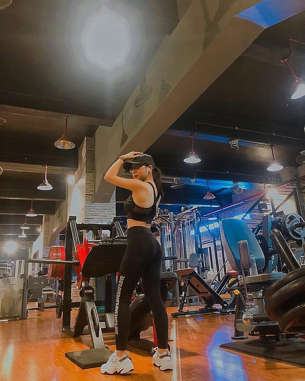 Nhật Lê và Quang Hải đã trải qua mối tình 3 năm trời, mặc dù hiện tại cả hai đã đường ai nấy đi nhưng cặp đôi này vẫn luôn nhận được sự quan tâm từ cư dân mạng.