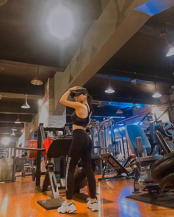 Nhật Lê và Quang Hải đã trải qua mối tình 3 năm trời, mặc dù hiện tại cả hai đã đường ai nấy đi nhưng cặp đôi này vẫn luôn nhận được sự quan tâm từ cư dân mạng.