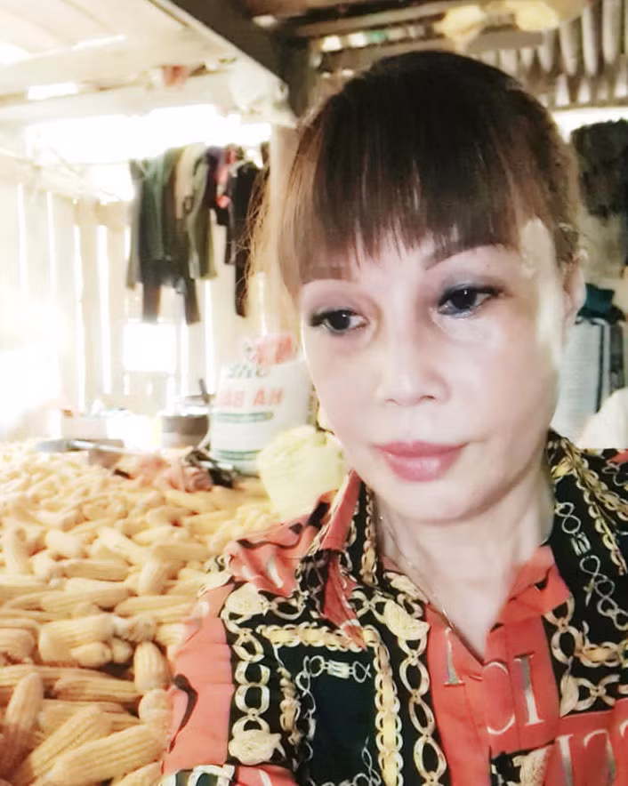 Trong thời gian hậu phẫu, cô dâu Thu Sao liên tục bị cư dân mạng chê lãng phí số tiền lớn vì gương mặt chỉnh sửa xong còn tệ hơn xưa.