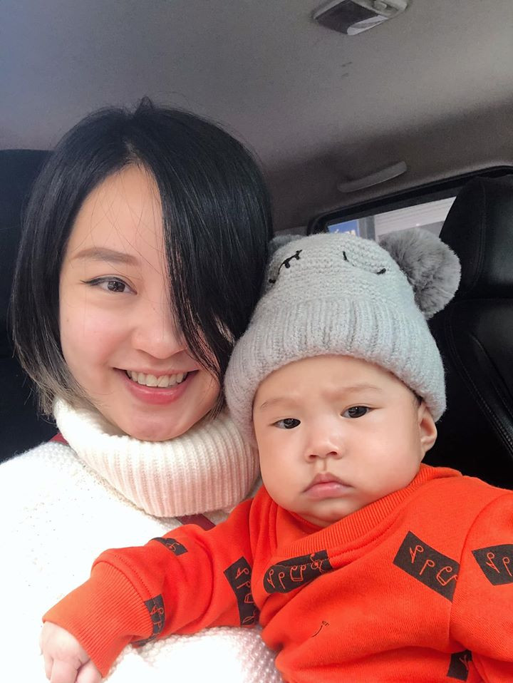 Sau khi lập gia đình, cựu hot girl Hà Thành Mi Vân dường như "mai danh ẩn tích" trong làng showbiz Việt để hoàn thành trách nhiệm của một người vợ, một người mẹ.