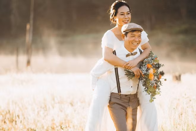 Đây là bộ ảnh kỷ niệm 22 năm ngày cưới của cặp đôi này.