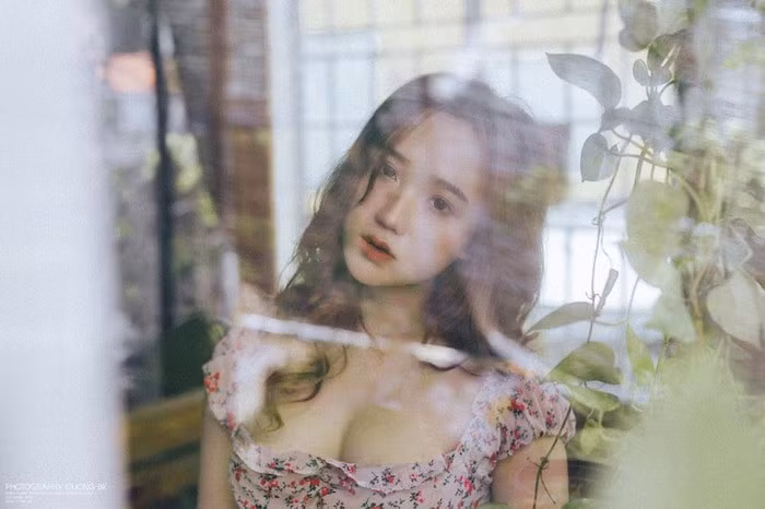 Hồng Vân đã trở nên nổi tiếng và sở hữu rất nhiều lượt theo dõi, từ đó cô trở thành gương mặt quảng cáo và lookbook của nhiều thương hiệu.