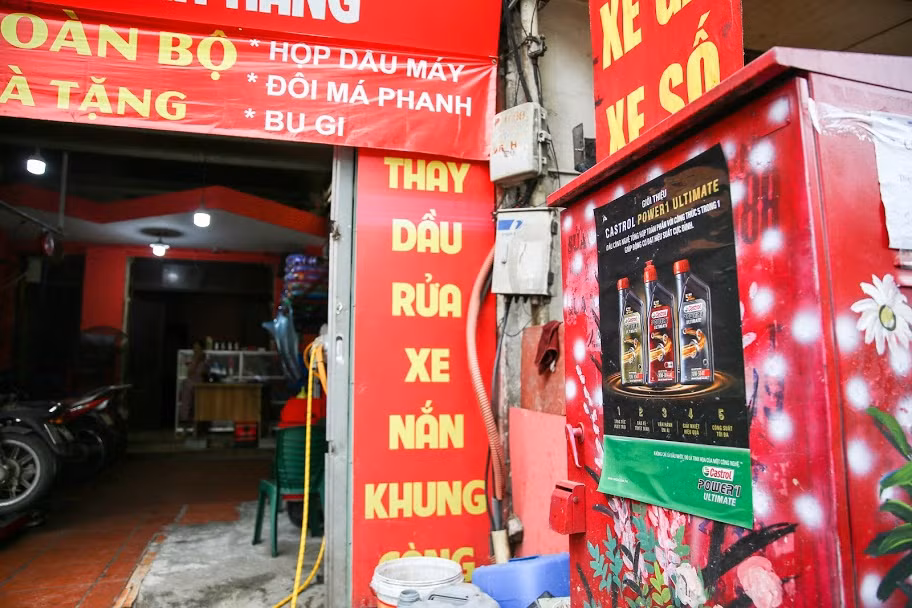 Tình trạng này xuất hiện ở một số tuyến đường như Nguyễn Trãi, Khương Đình, Nguyễn Phong Sắc, Nguyễn An Ninh,...