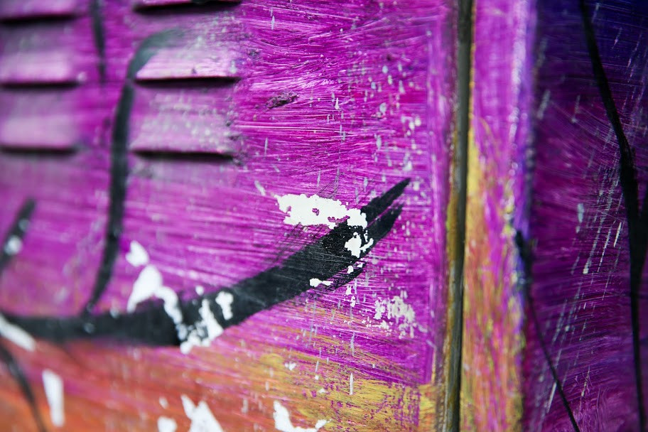 Được biết, những bốt điện này được vẽ bởi một nhóm các bạn trẻ tình nguyện và một nhóm họa sĩ.