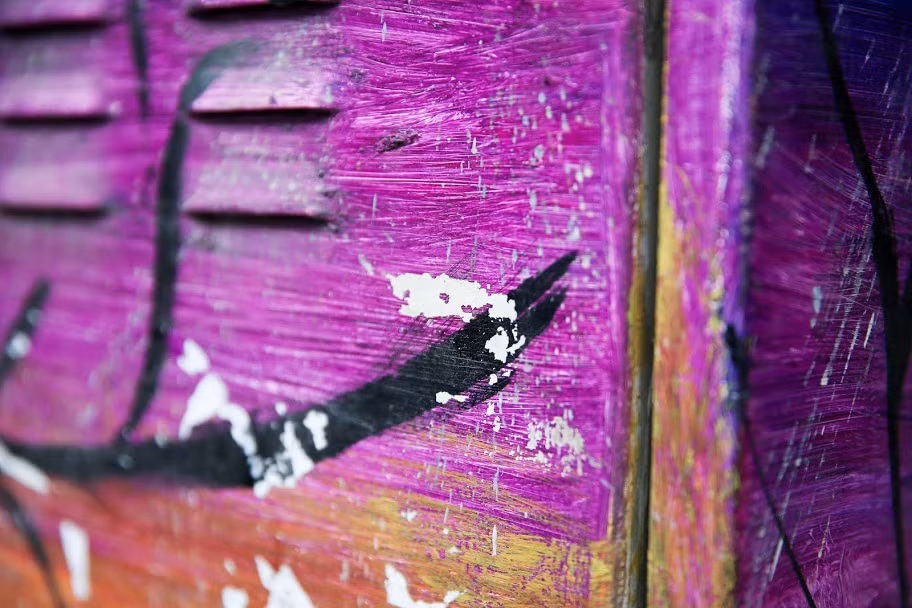 Được biết, những bốt điện này được vẽ bởi một nhóm các bạn trẻ tình nguyện và một nhóm họa sĩ.