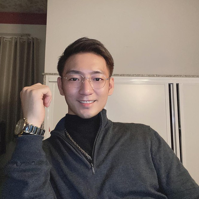 Trang TikTok là lớp học tiếng Anh, còn Facebook là nơi thầy chia sẻ về cuộc sống của mình.