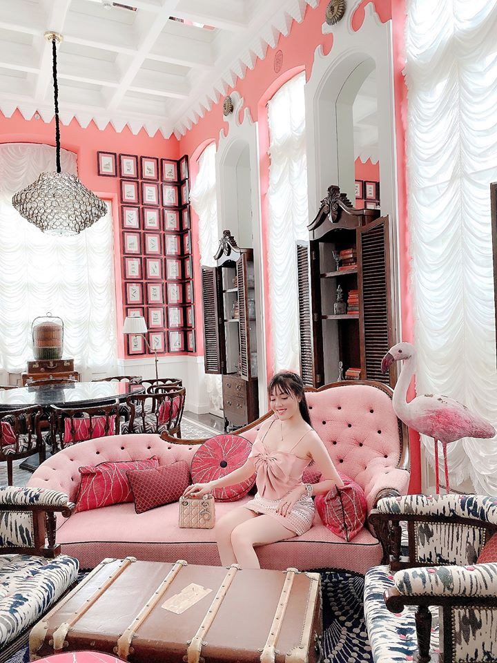 Âu Hà My cũng có một cuộc sống vô cùng xa xỉ như thường xuyên đi đánh golf để giải tỏa căng thẳng, check in ở những nơi sang chảnh hay cùng gia đình đi du lịch nước ngoài,...