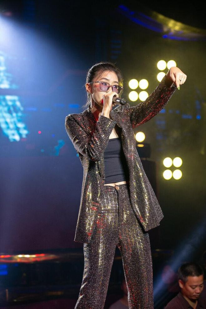 Cô nàng có biệt danh Pháo - Nguyễn Diệu Linh, 17 tuổi vừa qua đã để lại ấn tượng mạnh mẽ trong tập 2 " King Of Rap".