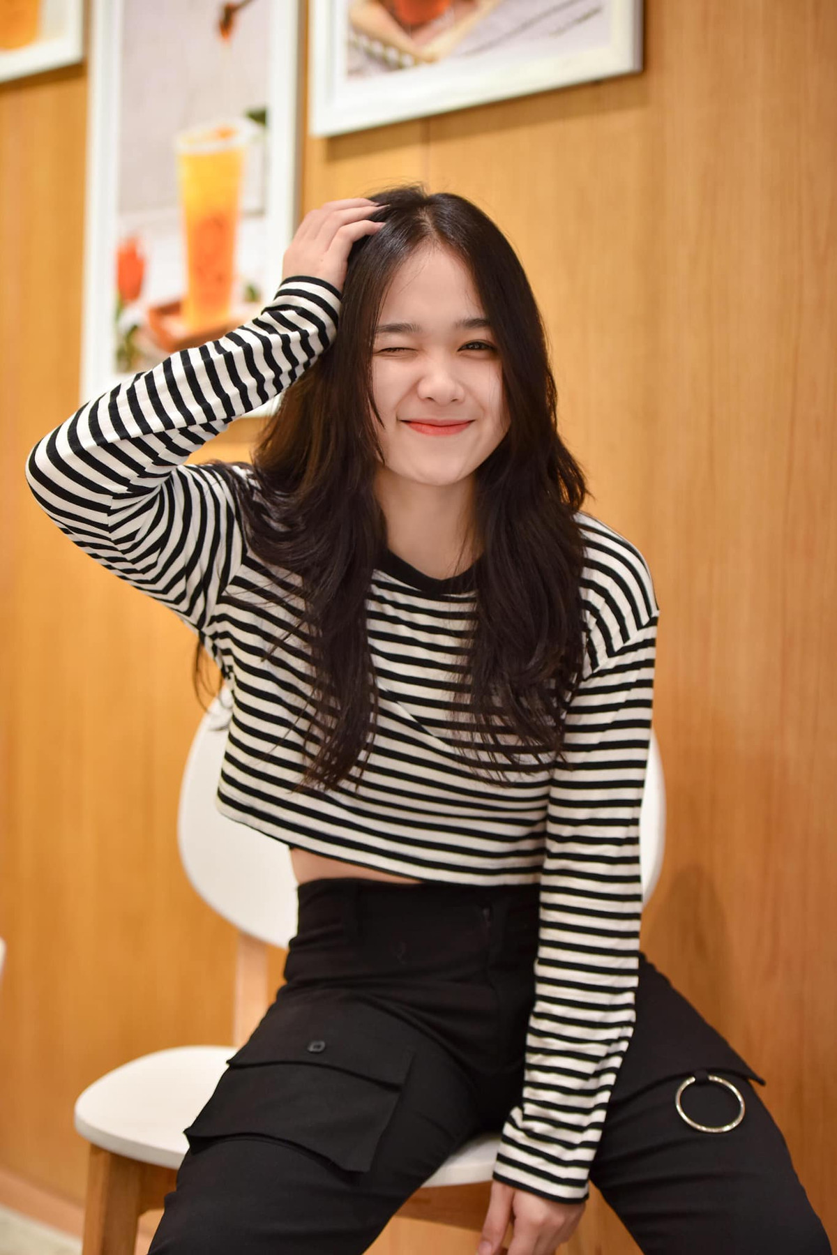 Nổi tiếng mạng xã hội đã khiến cô gặp không ít bực mình khi nhiều người nhắn tin hay bình luận ác ý. Nhưng đổi lại Vũ Hường cũng nhận được sự quan tâm và yêu quý của mọi người.