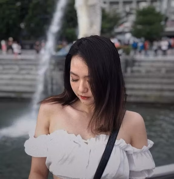 Vào năm 2018, hot girl này đã được xướng tên cho ngôi vị hoa khôi ĐH FPT cùng với 2 giải phụ quan trọng của chương trình là Miss Ảnh và Hoa khôi Tài năng.