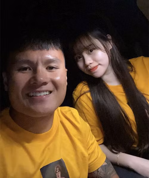 Hiện tại, những động thái của Quang Hải lẫn Huỳnh Anh vẫn đang được người hâm mộ quan tâm, theo dõi. Mời quý độc giả đón xem thêm video Huỳnh Anh muốn chia tay sau ồn ào của Quang Hải? - Nguồn: VTC NOW