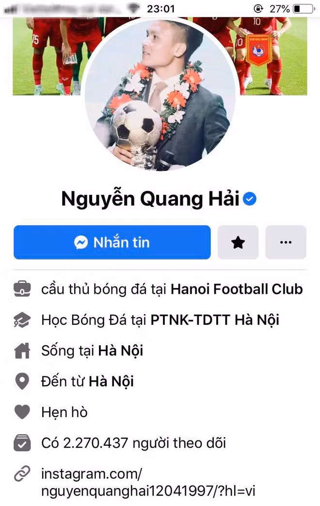 Mới đây, cư dân mạng vô cùng bất ngờ khi mối quan hệ của cặp đôi này tiếp tục xảy ra vấn đề. Bằng chứng là khi Quang Hải vẫn để trạng thái hẹn hò thì Huỳnh Anh đặt chế độ "độc thân" từ lúc nào.