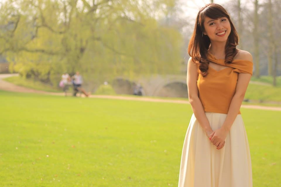  Cô giáo 9x Minh Trang đốn tim người đối diện ngay từ cái nhìn đầu tiên với gương mặt xinh như hot girl.