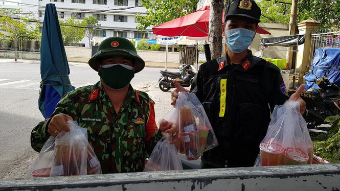 Kể từ khi xuất hiện các ca nhiễm COVID-19 ở Đà Nẵng, ai ai cũng lo lắng, bất an khi số bệnh nhân ngày càng tăng nhanh, những địa điểm trong thông báo khẩn cũng từ đó mà lan rộng ra từng ngày.