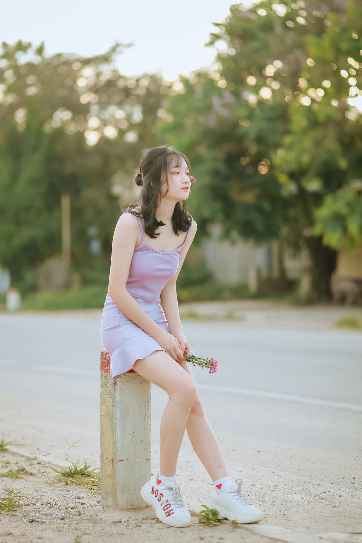 Ngoài sở hữu vẻ đẹp trong sáng, Nhung còn được biết đến bởi thành tích học tập đáng nể, liên tục nhiều năm là học sinh giỏi.