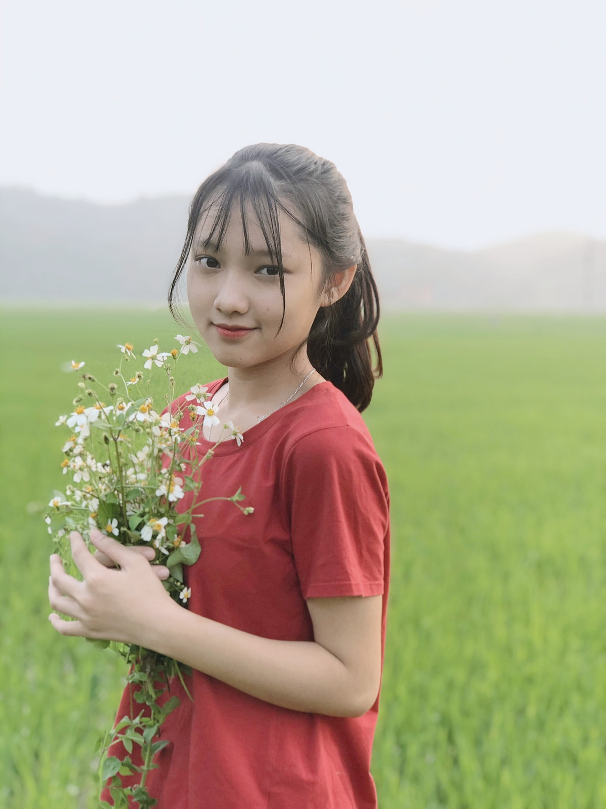 Nữ sinh 10x có ước mơ trở thành một hướng dẫn viên du lịch để thỏa sức đến nhiều vùng đất mới. Mời quý độc giả đón xem thêm video Nữ sinh nói 7 thứ tiếng ngại nổi tiếng - Nguồn: KÊNH VTC1