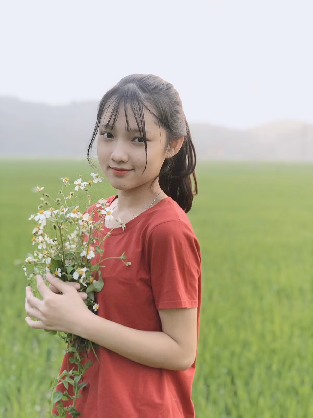 Nữ sinh 10x có ước mơ trở thành một hướng dẫn viên du lịch để thỏa sức đến nhiều vùng đất mới. Mời quý độc giả đón xem thêm video Nữ sinh nói 7 thứ tiếng ngại nổi tiếng - Nguồn: KÊNH VTC1