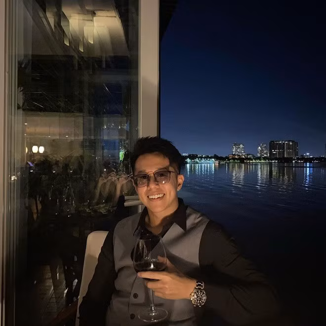 Được biết, trước tin đồn gây xôn xao này, phía quản lý của Hương Giang tỏ ra bất ngờ không hiểu chuyện gì đang xảy ra và từ chối chia sẻ thêm.