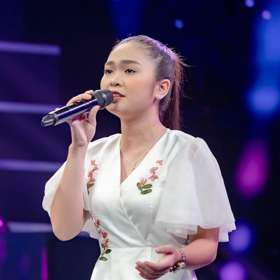 Nữ ca sĩ nhí thường xuyên tham gia những đêm nhạc mang âm hưởng dân ca Nam bộ và bolero.