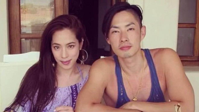 Trước đó, cuộc hôn nhân của tiểu thư danh giá và nam diễn viên Đài Loan Ngô Kiến Hào cũng từng khiến dư luận chú ý. Sau gần 7 năm yêu nhau, cả hai quyết định tổ chức đám cưới vào năm 2013. Tuy nhiên, thông tin đôi vợ chồng dần rạn nứt tình cảm, miễn cưỡng sống chung trong 5 năm và ly hôn vào năm 2018 khiến nhiều người không khỏi tiếc nuối. Ảnh: PBE Media.