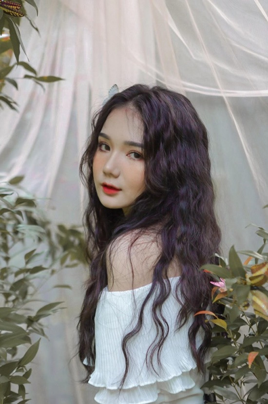 Sở hữu nét đẹp như tựa búp bê, thu hút tới hơn 17.000 lượt theo dõi trên mạng xã hội nhưng nữ sinh không có ý định tham gia giới showbiz.