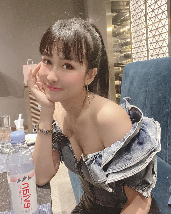 Vốn nổi tiếng là nữ DJ nóng bỏng nhất Việt Nam, Trang Moon còn được khen ngợi về nhan sắc xinh đẹp.