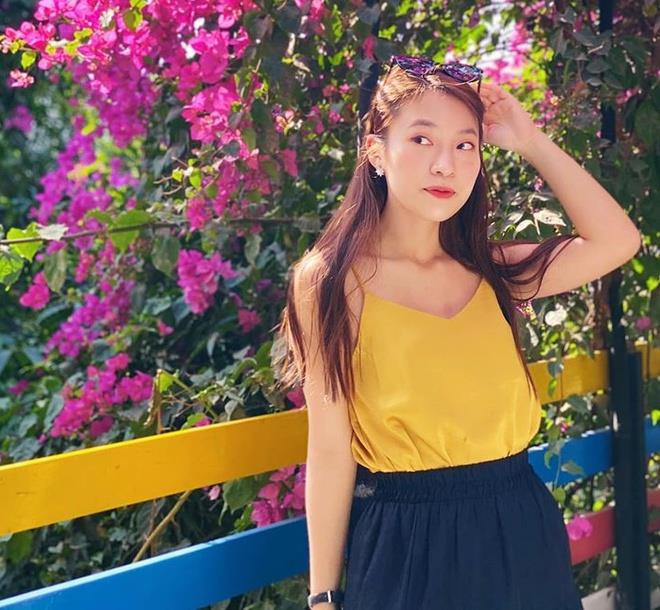 Sau 4 năm, Khánh Vy vừa tốt nghiệp với tấm bằng loại giỏi khoa Quan hệ Quốc tế của trường Học viện Ngoại giao.