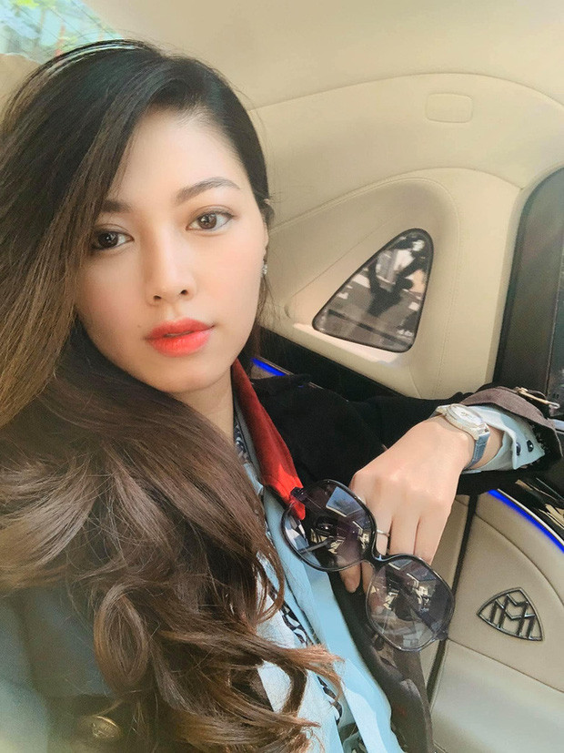 Có một thời gian, dân tình xôn xao trước hình ảnh nữ BTV cùng loạt siêu xe trị giá vài chục tỷ.