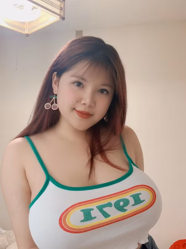 Hầu hết mọi người nhìn ảnh đều cho rằng cô ngày càng trắng trẻo và nâng cấp hơn về nhan sắc.