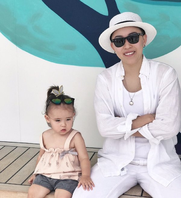 Với mong muốn được trở thành một người mẹ nhưng lại chưa sẵn sàng để kết hôn, nữ CEO của hãng mỹ phẩm tại Trung Quốc đã quyết định có con bằng biện pháp thụ tinh nhân tạo.