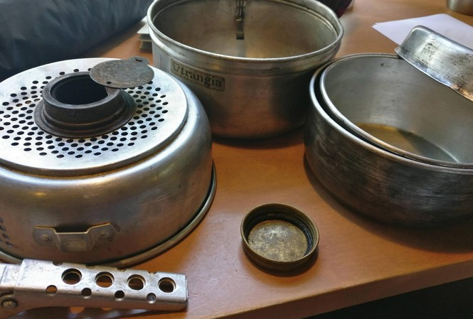 Bất ngờ hơn, một số bạn còn tiết lộ "báu vật" nhà mình có tuổi đời lên đến 20 năm, thậm chí là 40 năm vẫn chưa hỏng.