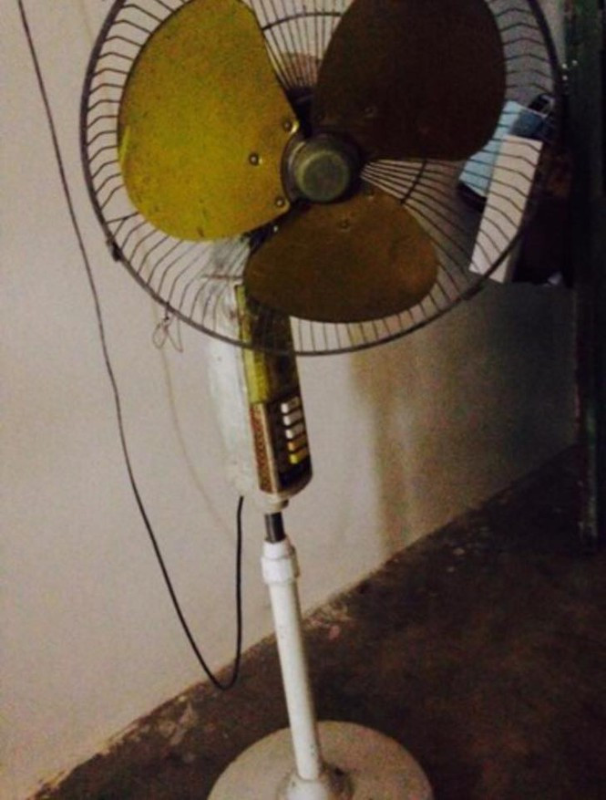 Hiện nay, những vật dụng thời xưa gắn với nhiều gia đình Việt Nam từ thời bao cấp vẫn còn tồn tại và được chia sẻ nhiều ở các hội nhóm trên Facebook. Mời quý độc giả đón xem thêm video Làng bao cấp: Hoài niệm về không gian xưa cũ - Nguồn: KÊNH VTC1