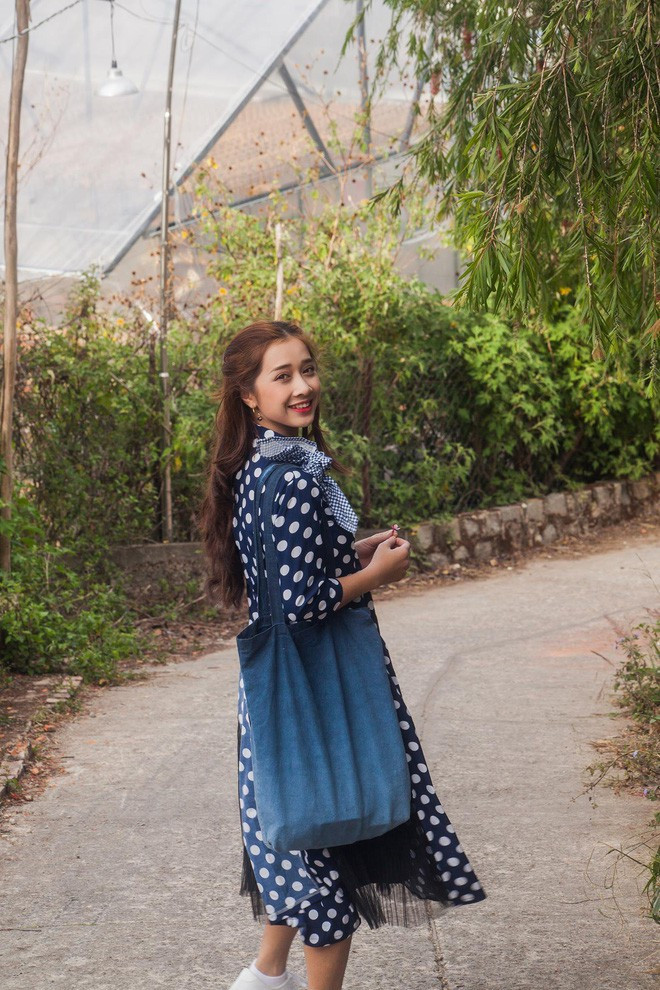 Phương Anh từng tham gia một vài bộ phim như: “Sóng gió gia đình”, “Phía sau tội ác”, “Cỏ dại”… Tuy nhiên hiện tại, Phương Anh không còn hoạt động trong lĩnh vực nghệ thuật nữa mà tập trung phát triển công việc kinh doanh. Mời quý độc giả đón xem thêm video Vợ chồng Đông Nhi, Ông Cao Thắng thực sự có "tin vui"? - Nguồn: VTC NOW